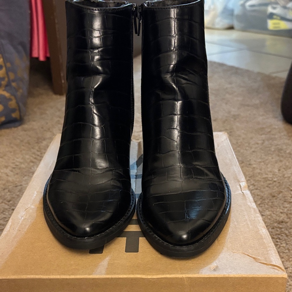 Steve Madden Black Croc-Embossed Ankle Boots